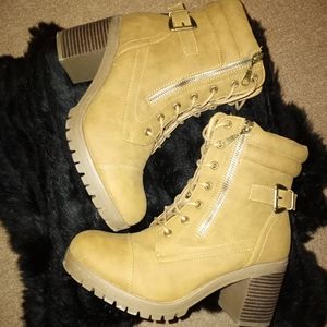 Tan Timbaland style heeled boots